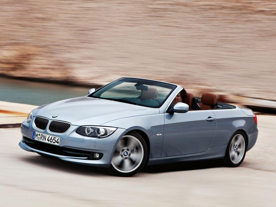  BMW 335i Convertible 2010 года  (фото 11 из 16)
